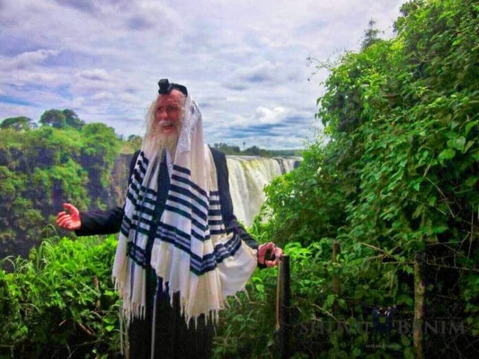 Rav Berland in Zimbabwe